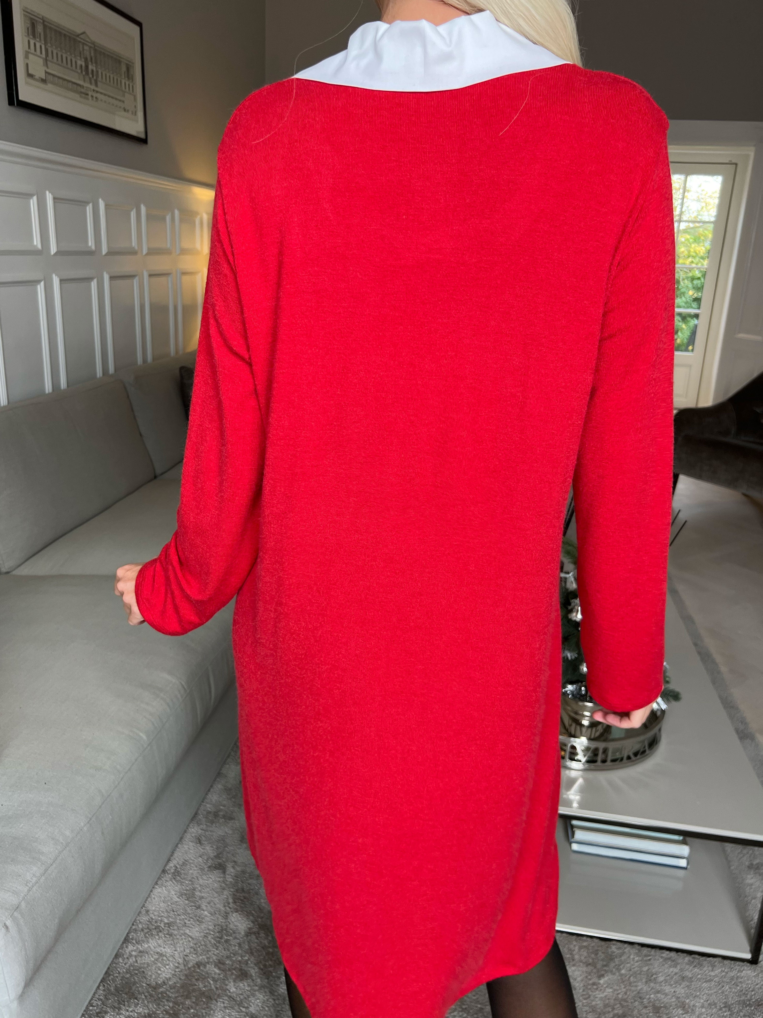 Rita Long - Härlig mjuk klänning med vit skjortkrage